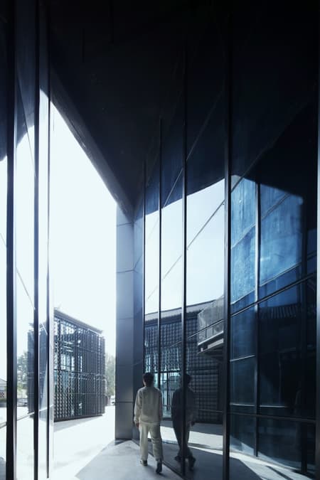 Dali Transformer Theater: Immersive Theatrical District